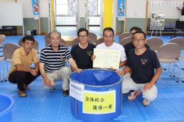 スタッフ全員で記念撮影